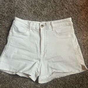 ☀️H&M White Denim Shorts☀️